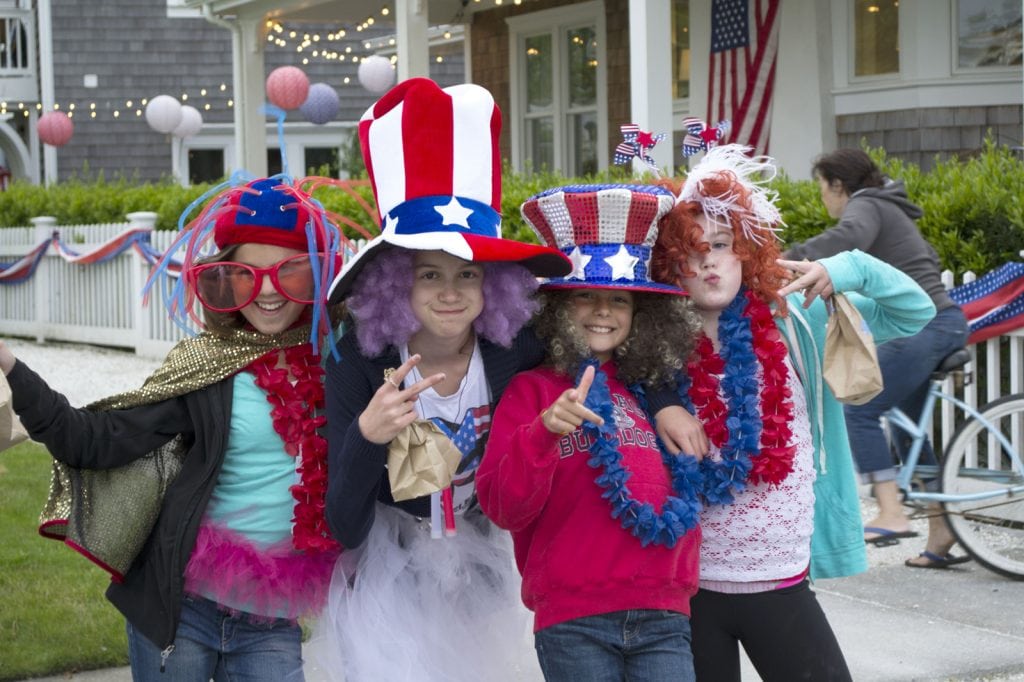 Grays Harbor 4th of July group of girls in seabrook
