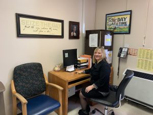 Grays Harbor Community Hospital CUPS Tracie at desk
