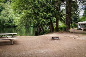 where to camp Montesano Camping at Lake Sylvia via WSP