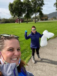Great-NorthWest-Federal-Credit-Union-Nikki-and-Kendra-8th-Street-Park-Raymond-Cleanup