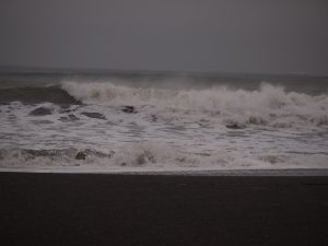 storm-watching-grays-harbor-Waves-and-storm-clouds